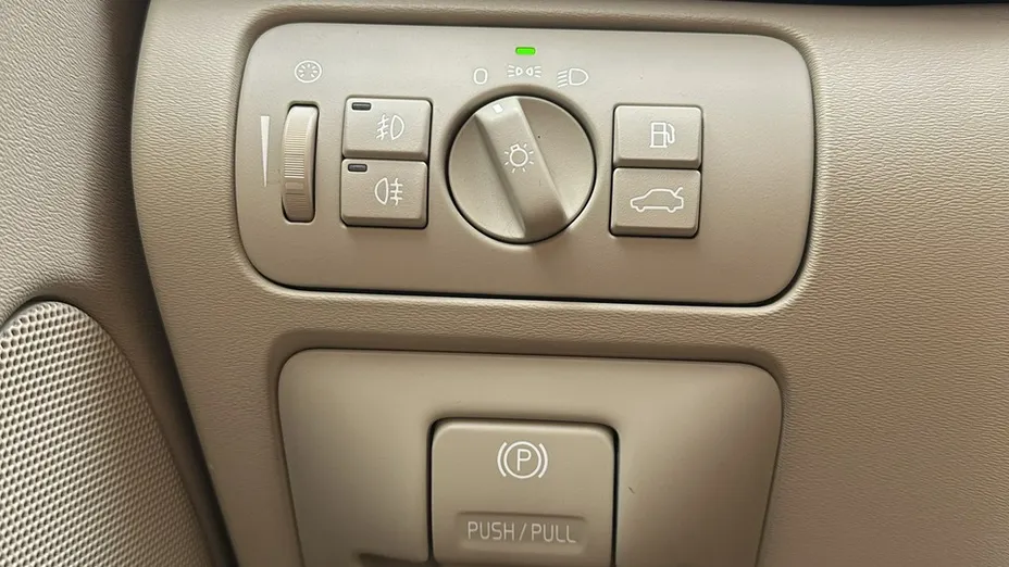 VOLVO XC60 -