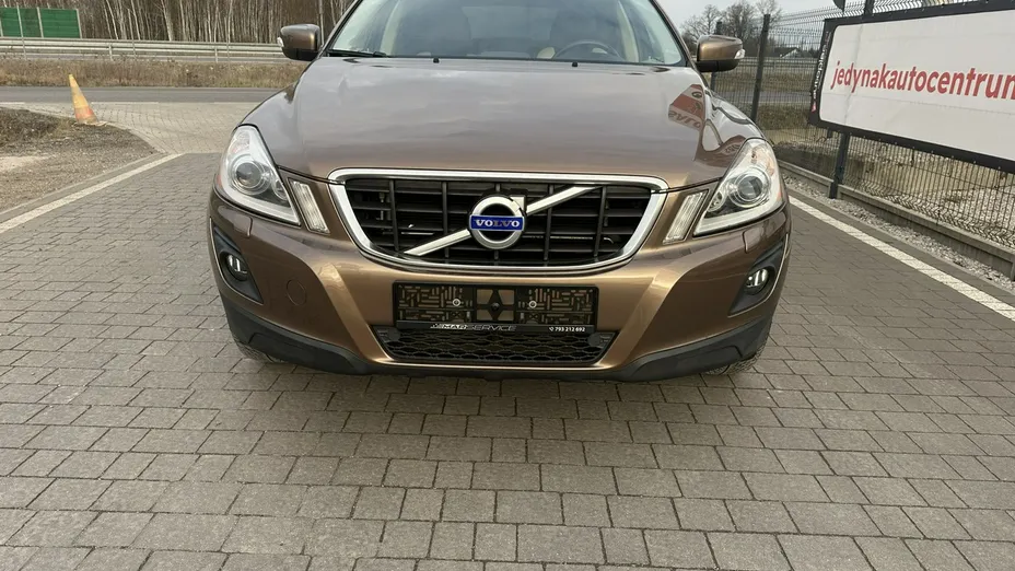 VOLVO XC60 -