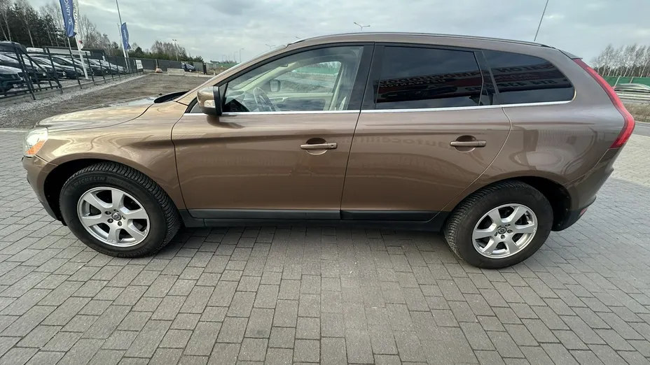 VOLVO XC60 -