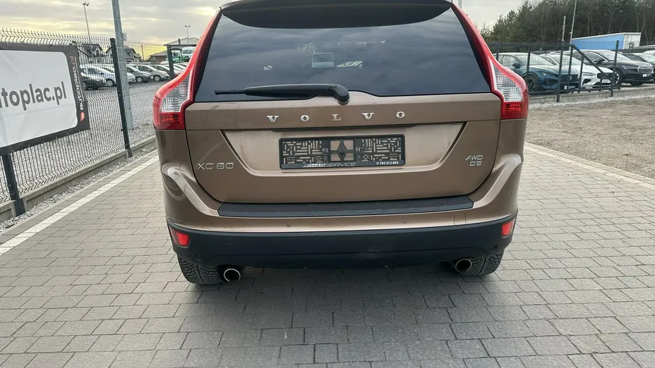 VOLVO XC60 -
