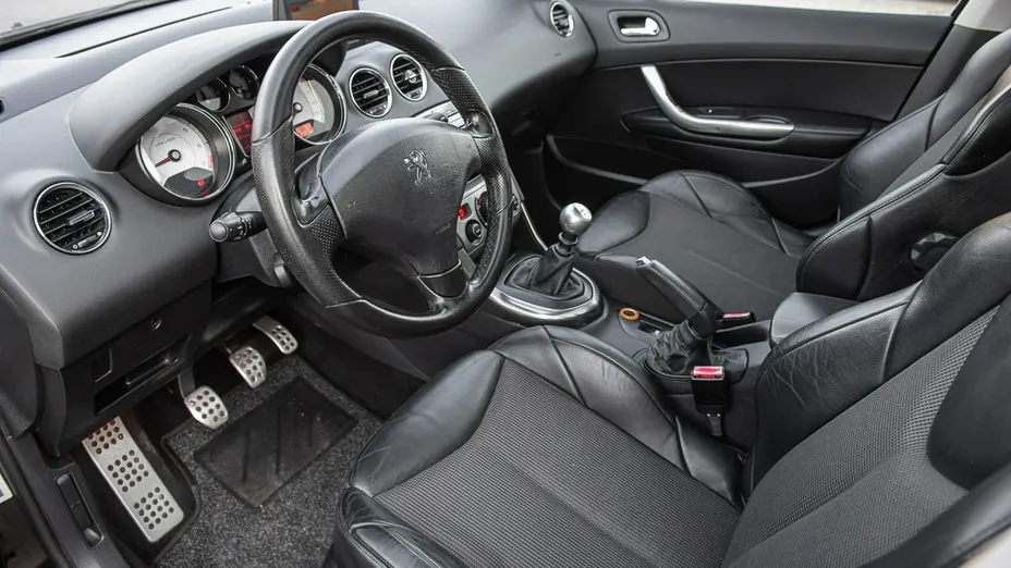 PEUGEOT 308 -