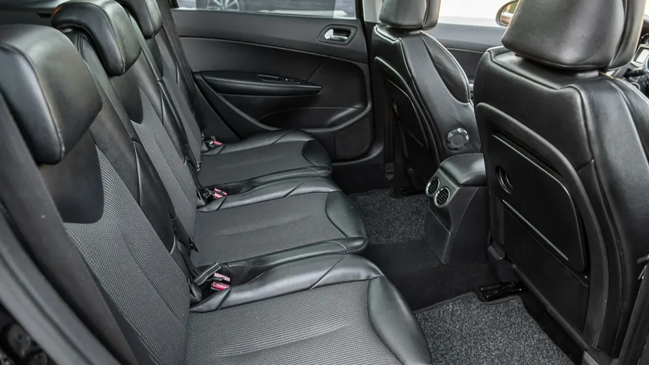 PEUGEOT 308 -