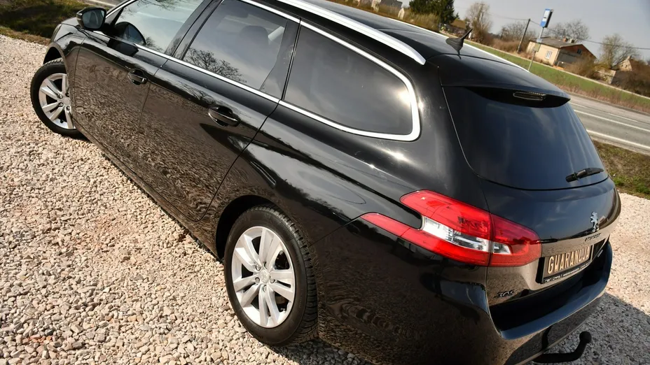 PEUGEOT 308 -