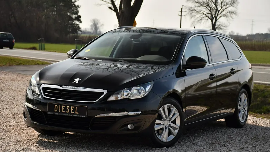 PEUGEOT 308 -