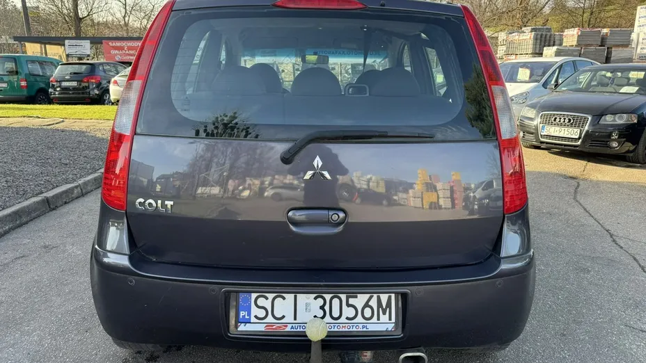 MITSUBISHI Colt -