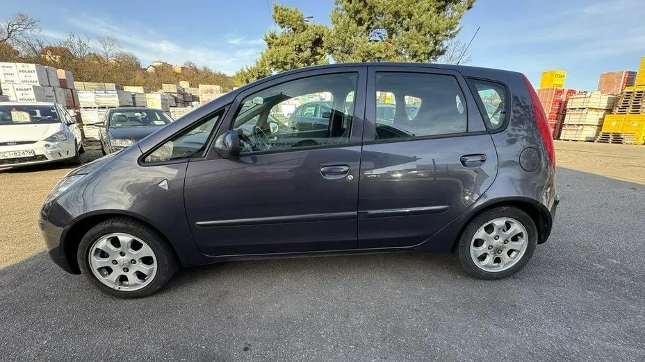 MITSUBISHI Colt -