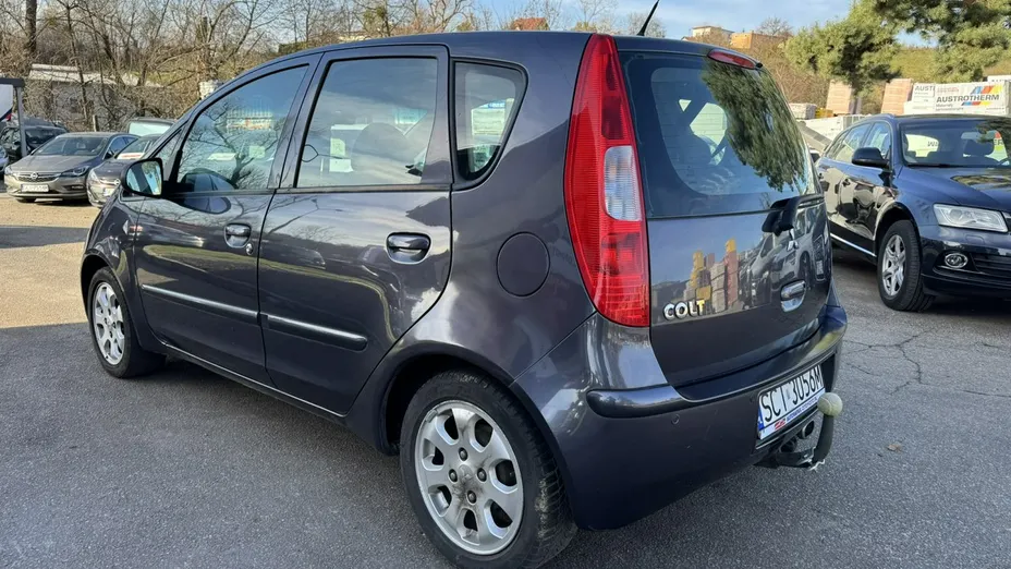 MITSUBISHI Colt -