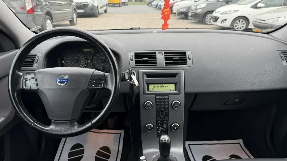 VOLVO V50 -