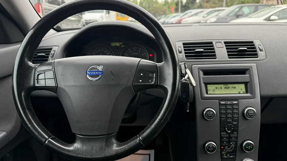 VOLVO V50 -