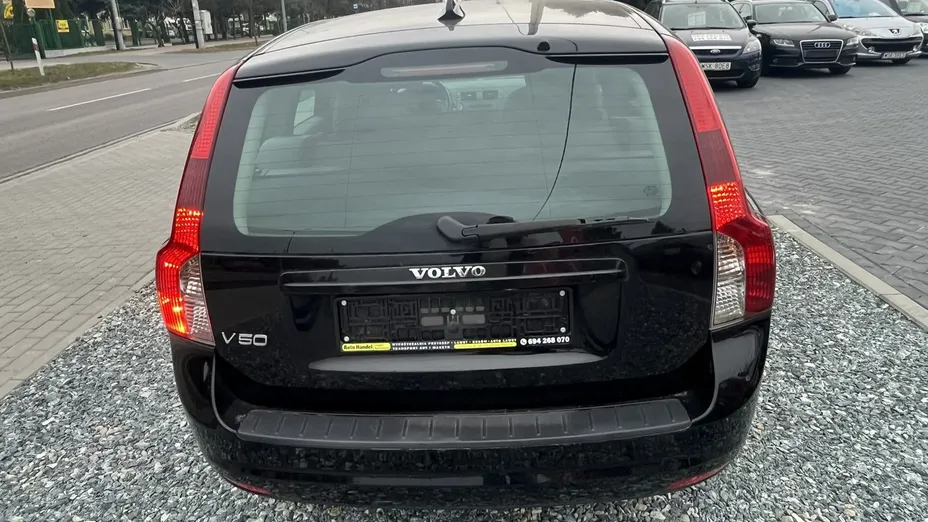 VOLVO V50 -