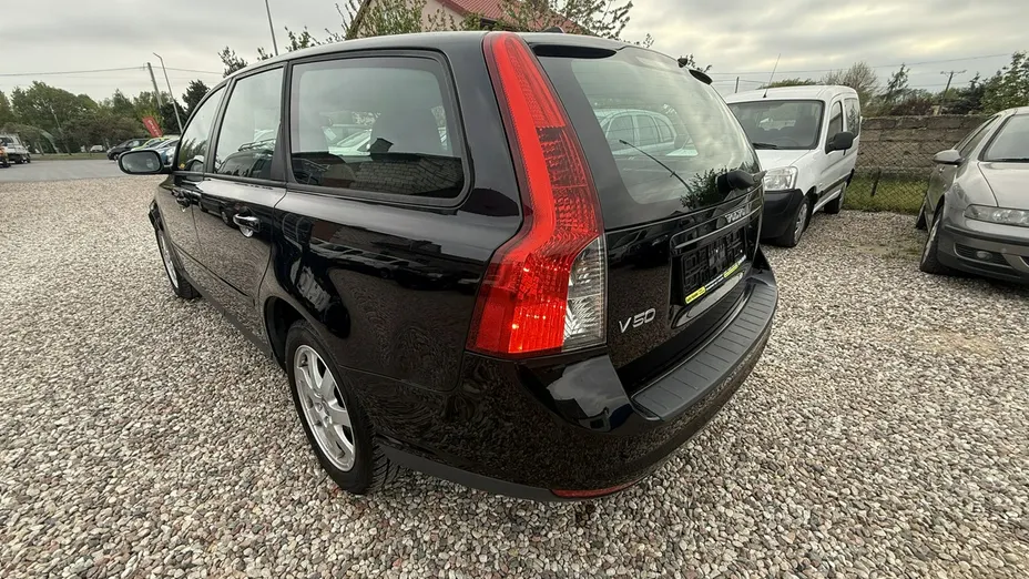 VOLVO V50 -