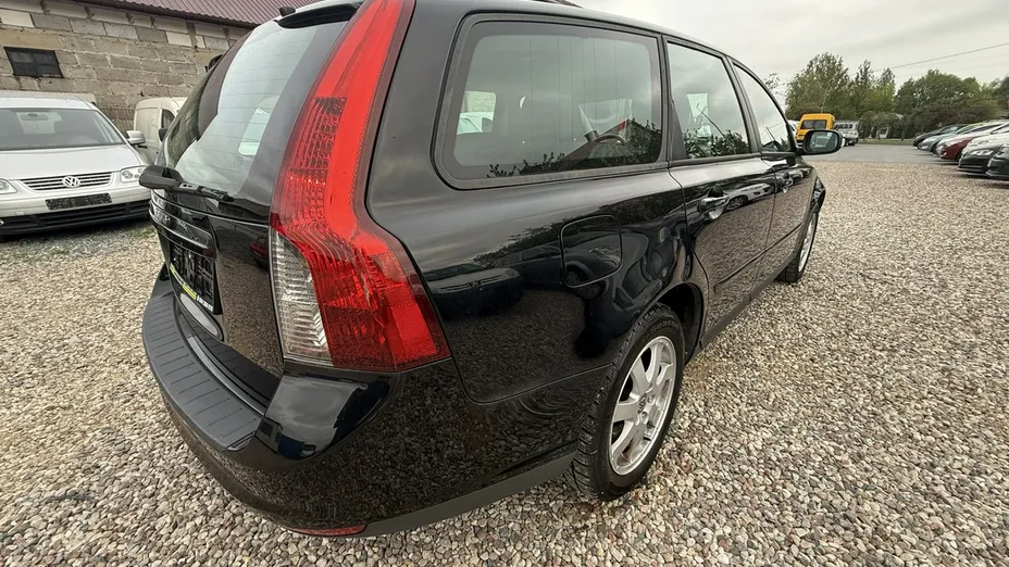 VOLVO V50 -
