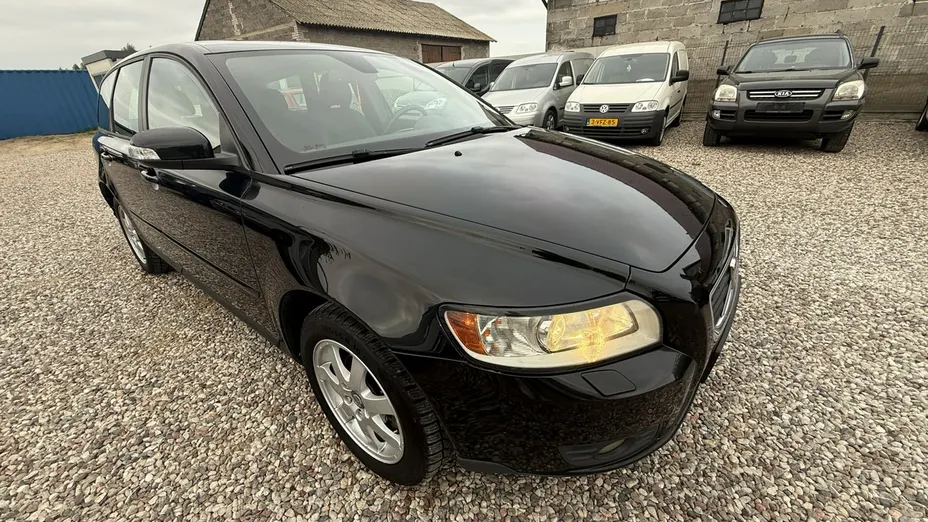 VOLVO V50 -