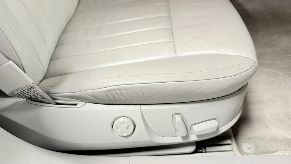 AUDI A8 -