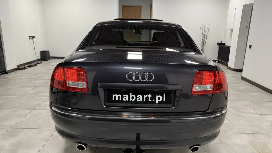 AUDI A8 -