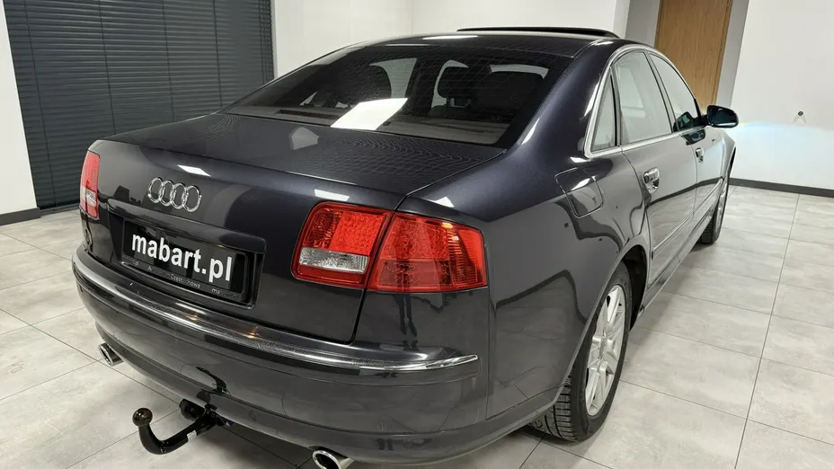 AUDI A8 -