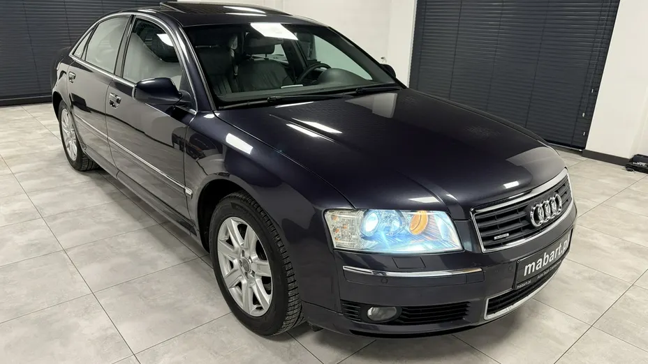 AUDI A8 -