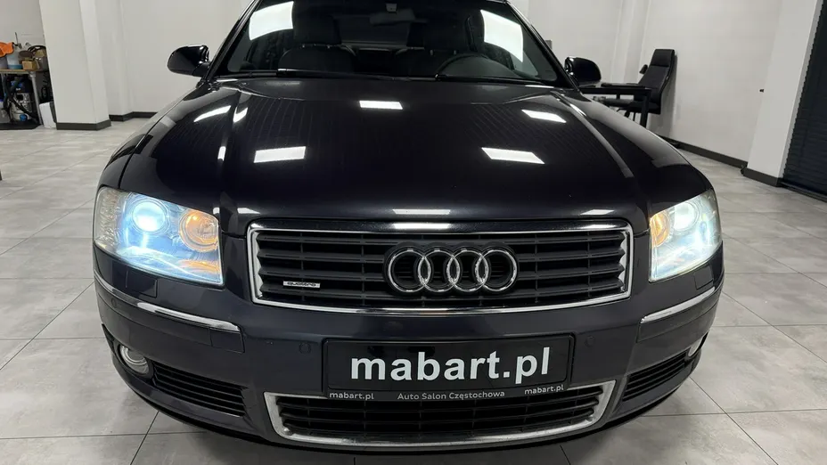 AUDI A8 -