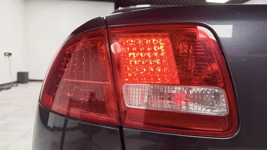 AUDI A8 -