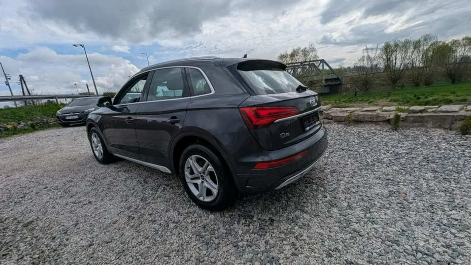 AUDI Q5 -