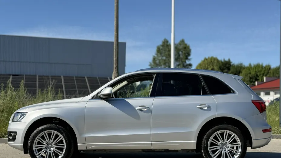 AUDI Q5 -