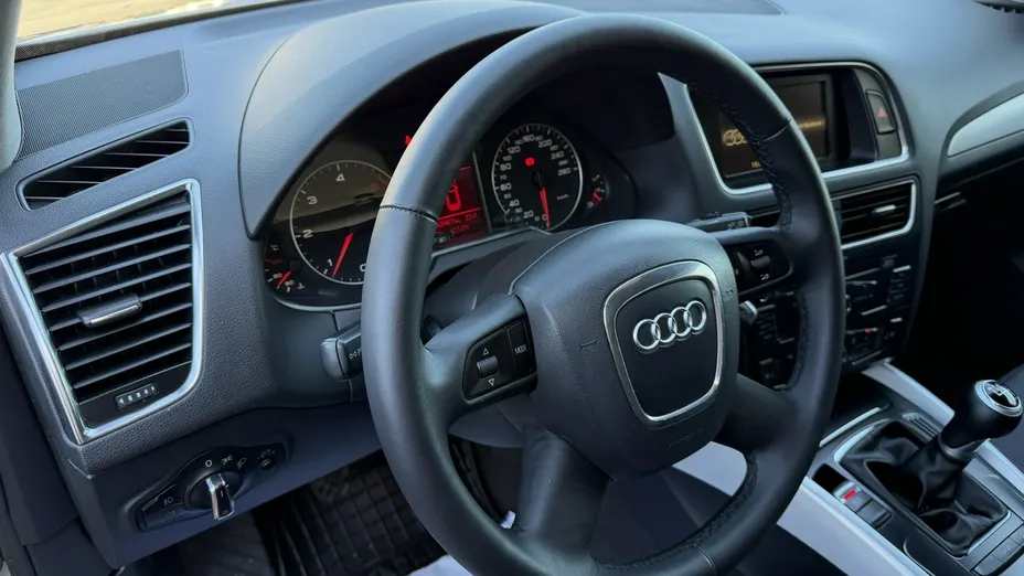 AUDI Q5 -