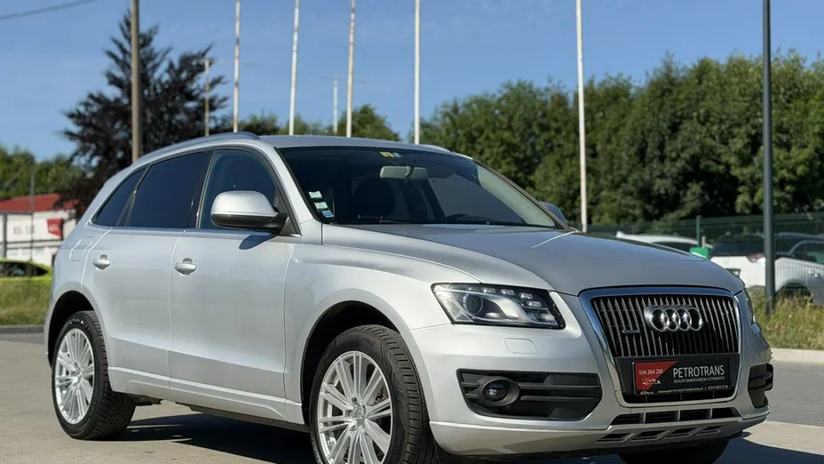 AUDI Q5 -