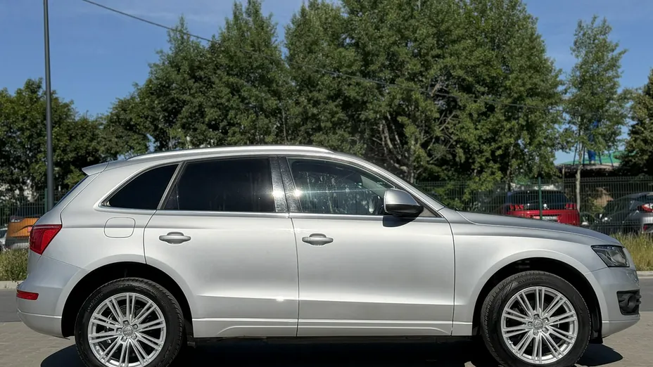 AUDI Q5 -