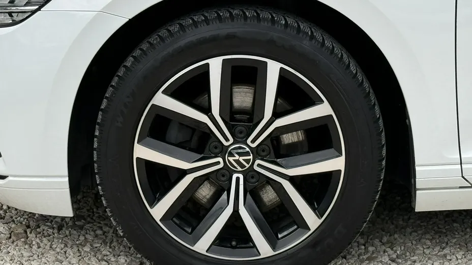 VOLKSWAGEN Passat -