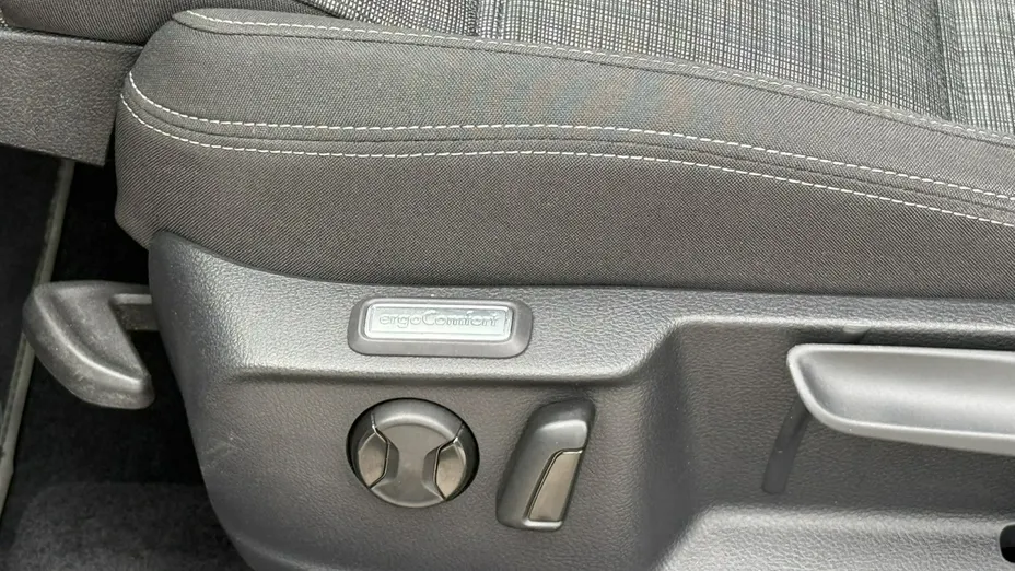 VOLKSWAGEN Passat -