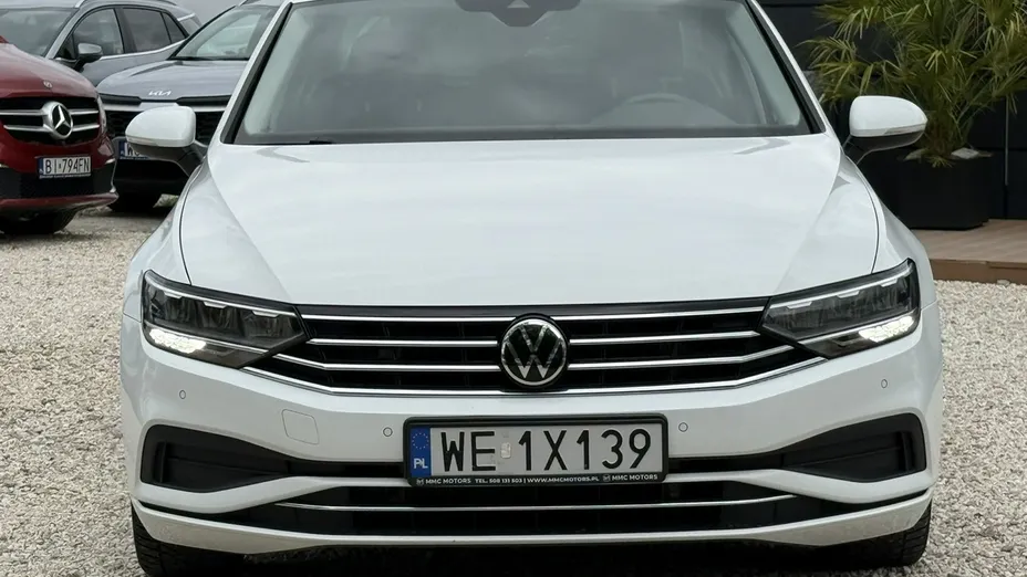 VOLKSWAGEN Passat -