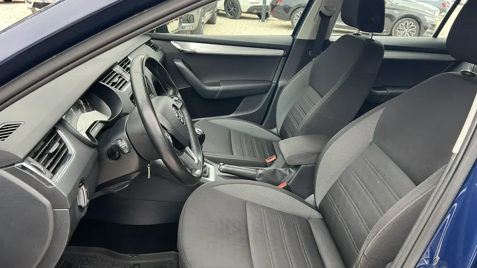 SKODA Octavia -