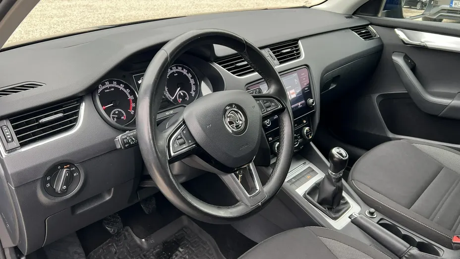 SKODA Octavia -