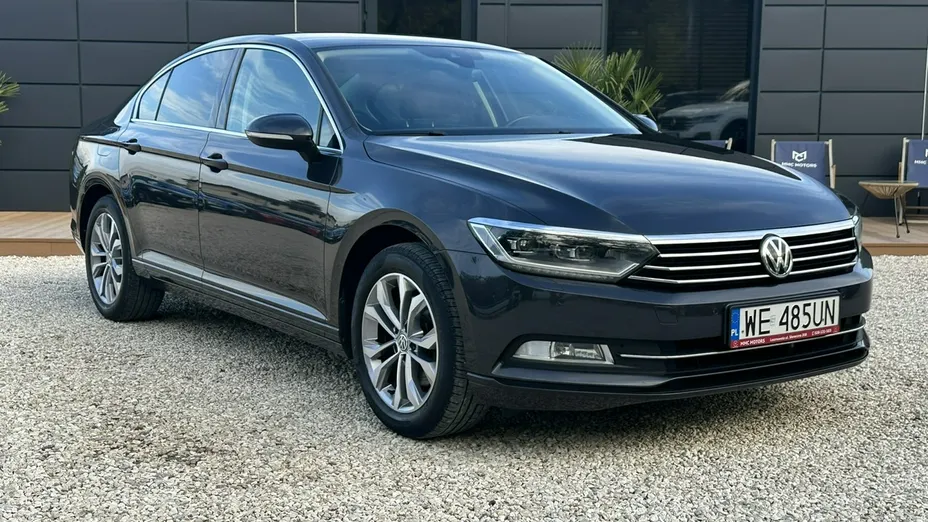 VOLKSWAGEN Passat -