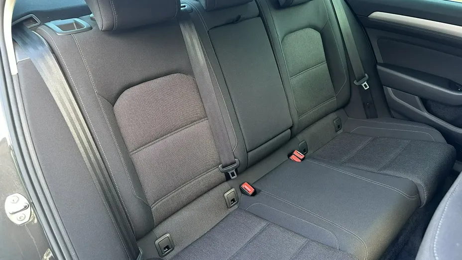 VOLKSWAGEN Passat -