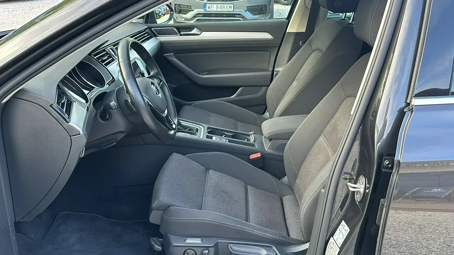 VOLKSWAGEN Passat -