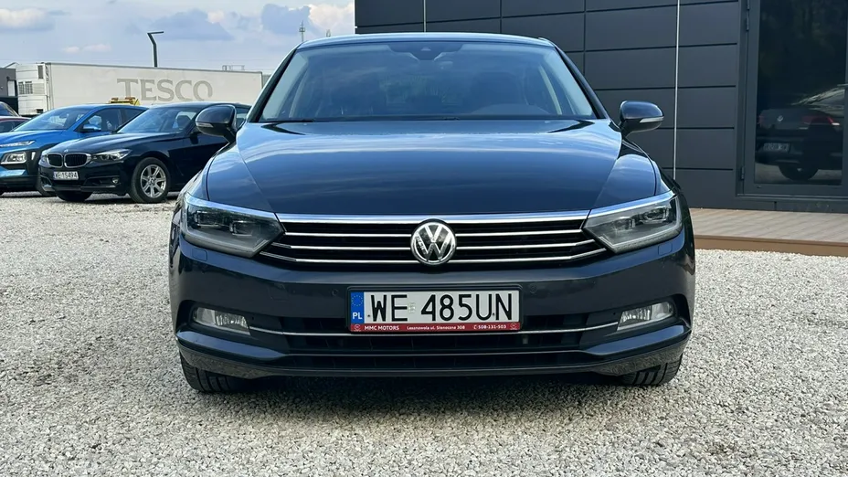 VOLKSWAGEN Passat -