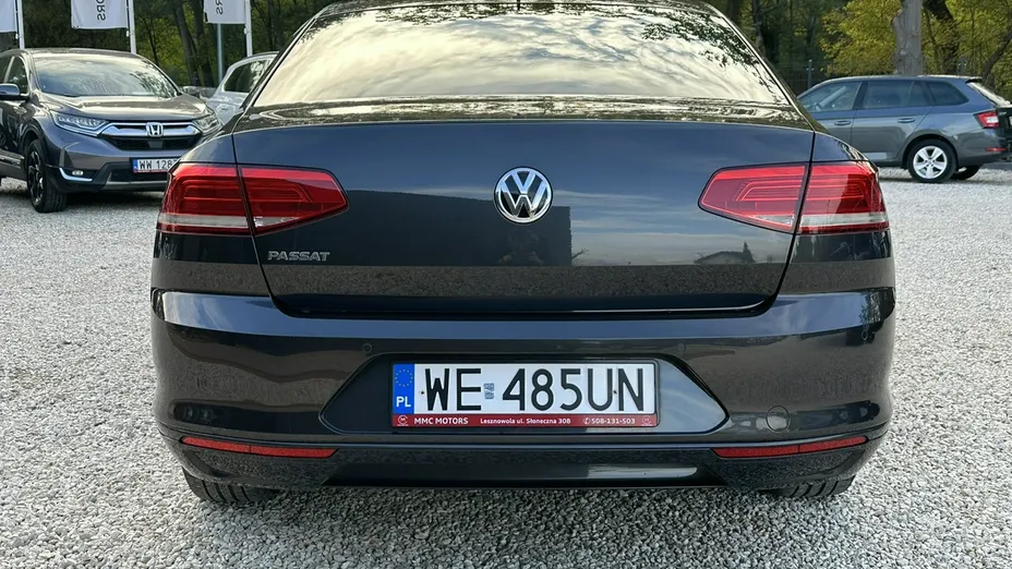 VOLKSWAGEN Passat -