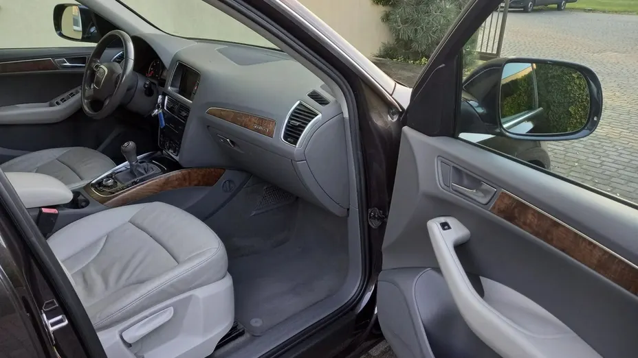 AUDI Q5 -