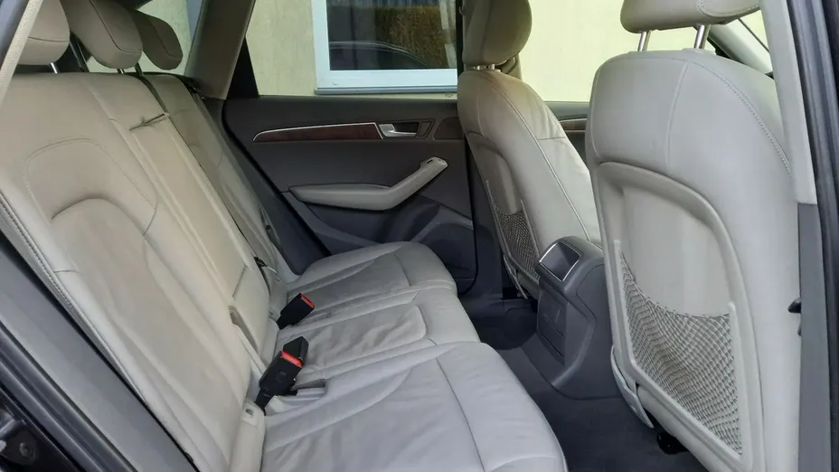 AUDI Q5 -