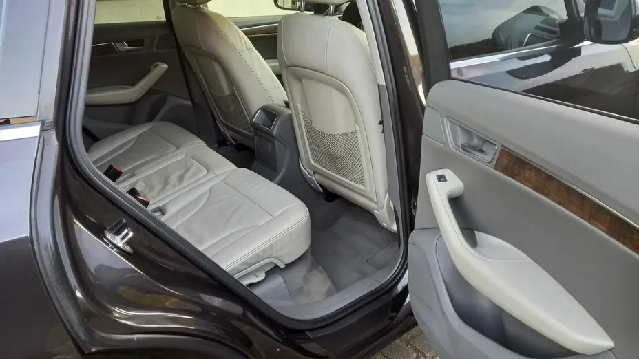 AUDI Q5 -
