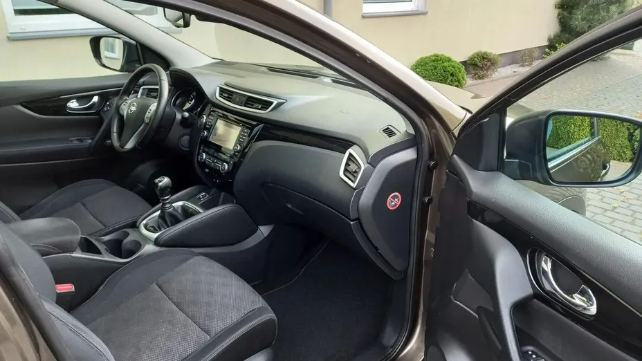 NISSAN Qashqai -