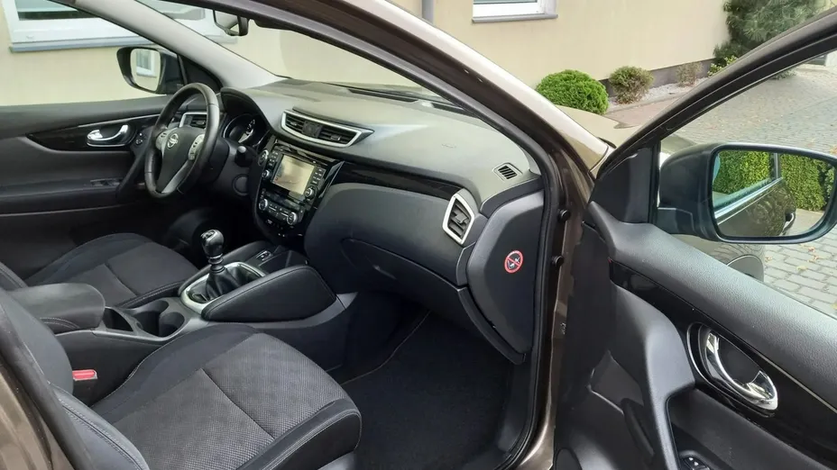 NISSAN Qashqai -
