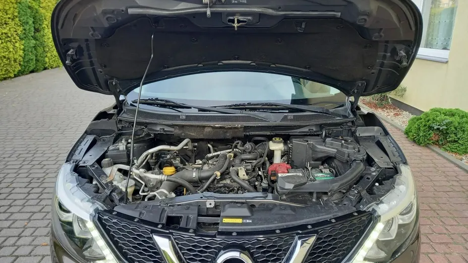 NISSAN Qashqai -