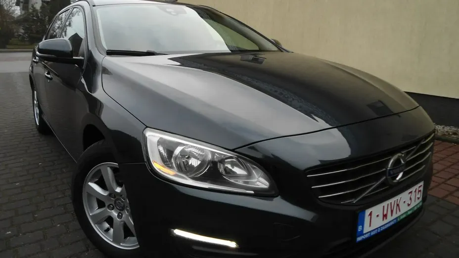 VOLVO V60 -