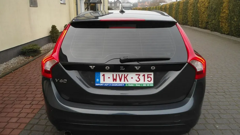 VOLVO V60 -