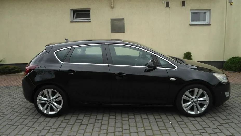OPEL Astra -