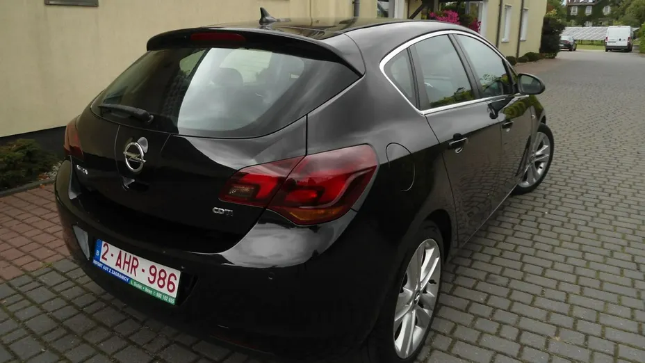 OPEL Astra -