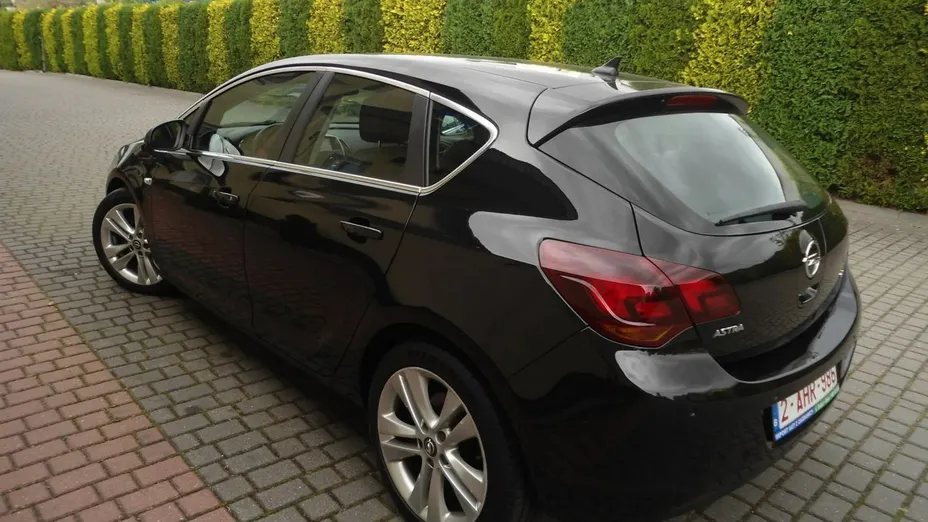 OPEL Astra -