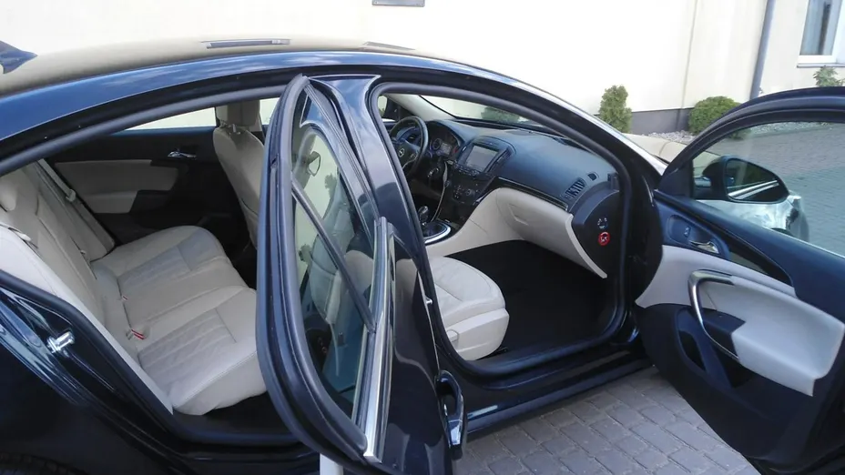 OPEL Insignia -